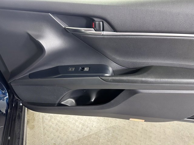 Used 2018 Toyota Camry SE image 9