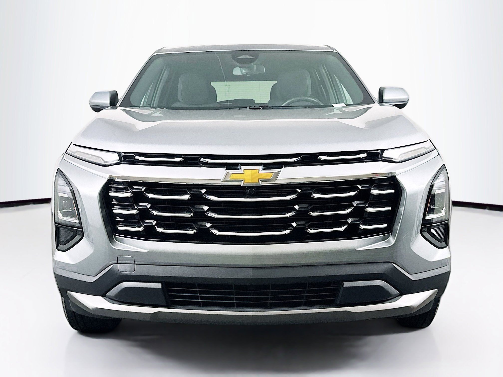 Used 2025 Chevrolet Equinox LT image 2