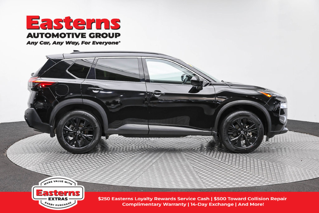 Used 2023 Nissan Rogue SV w/ SV Premium B Package AWD/4WD image 5