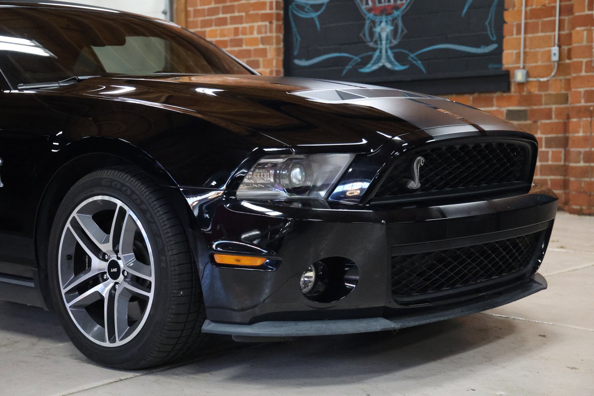 Used 2010 Ford Mustang Shelby GT500 image 17