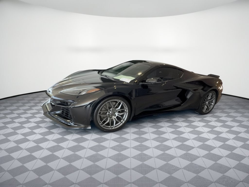 Used 2024 Chevrolet Corvette Z06 RWD image 2