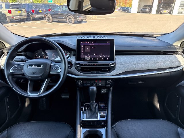 Used 2022 Jeep Compass Latitude AWD/4WD image 13