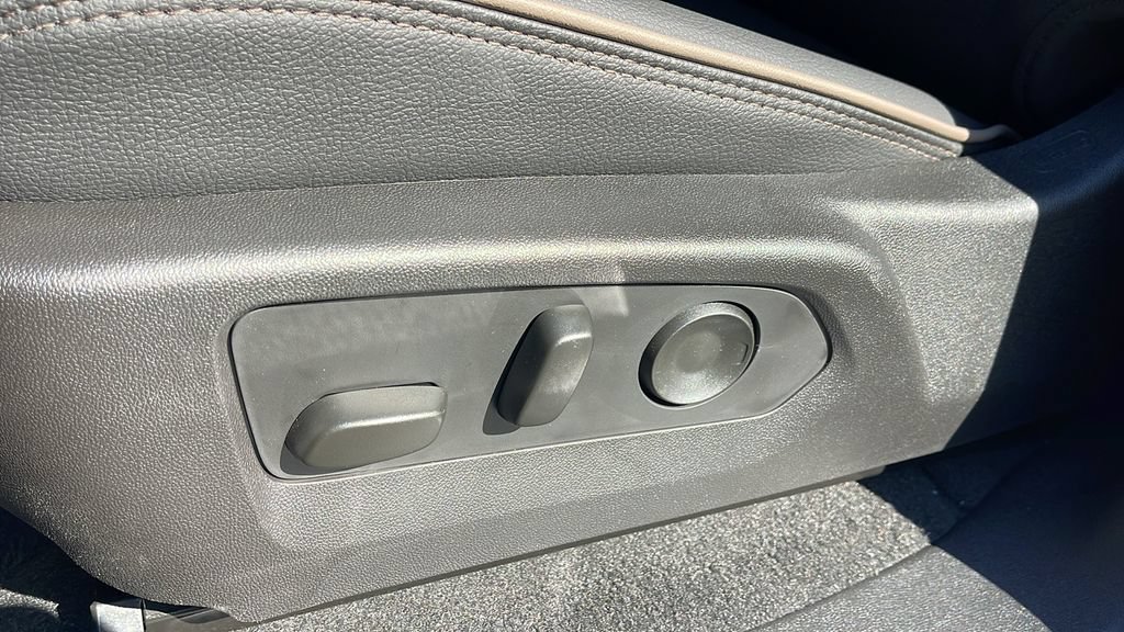 New 2026 GMC Canyon Denali AWD/4WD image 14