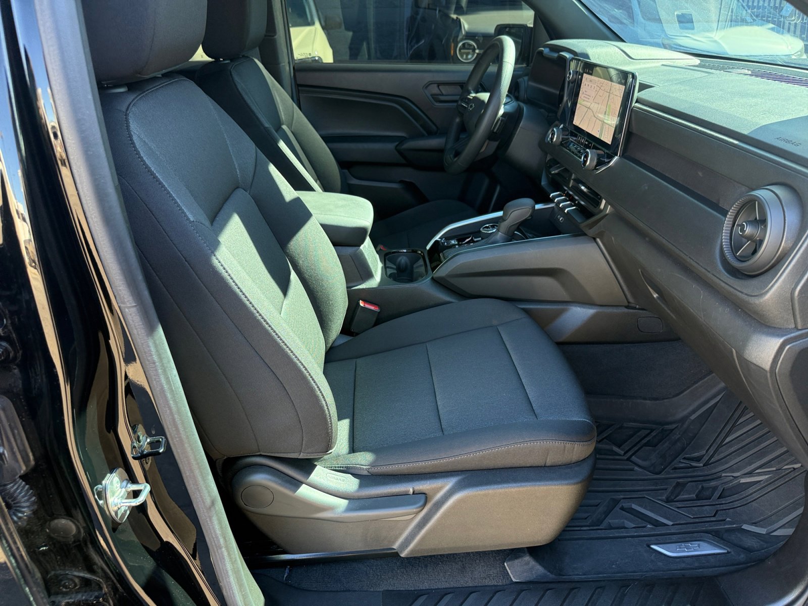 Used 2024 Chevrolet Colorado Trail Boss image 30