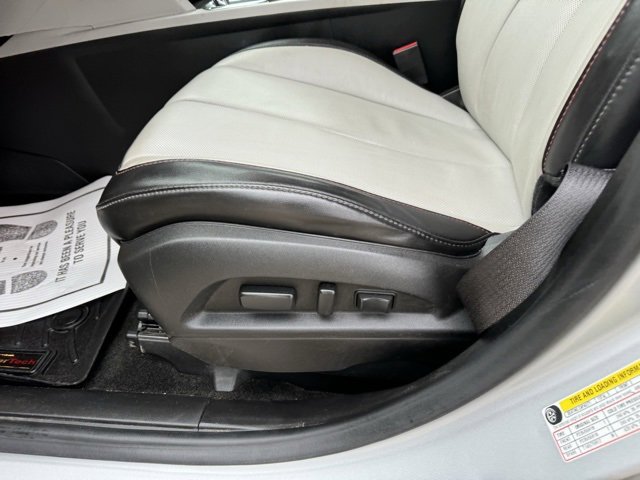 Used 2017 GMC Terrain SLT w/ Open Road Package image 12