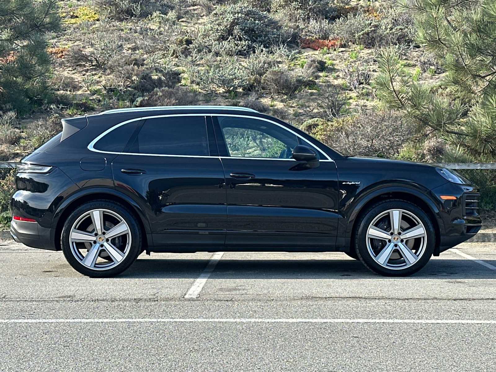 Certified 2024 Porsche Cayenne E-Hybrid image 9