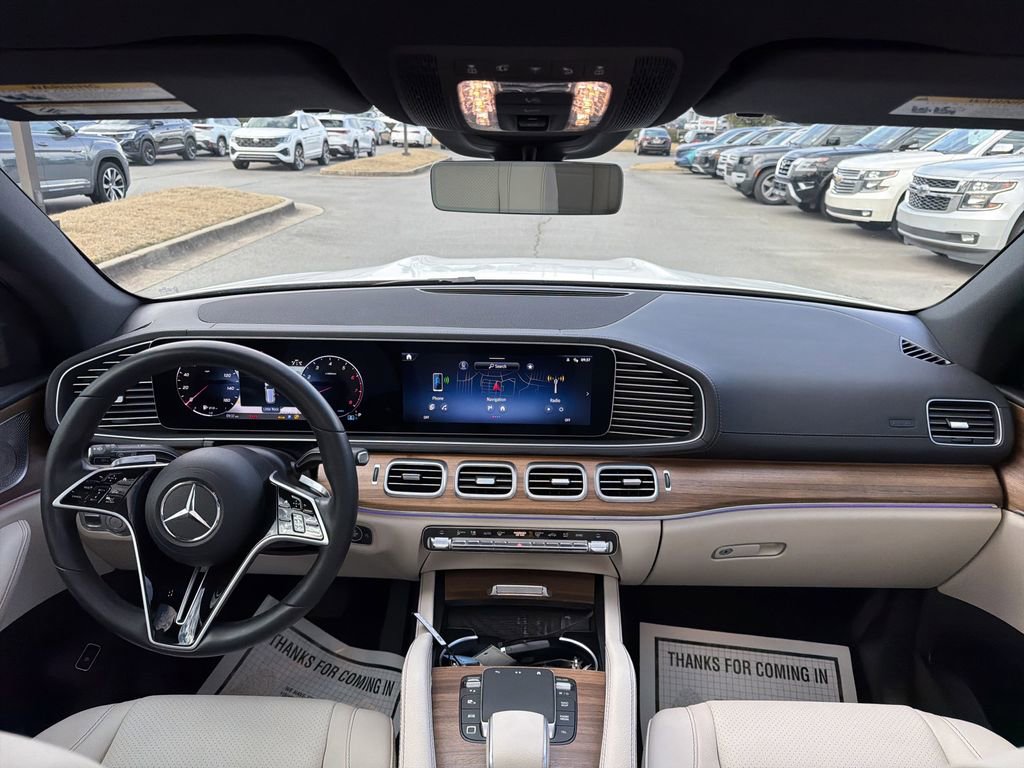 Used 2025 Mercedes-Benz GLS 450 4MATIC image 24