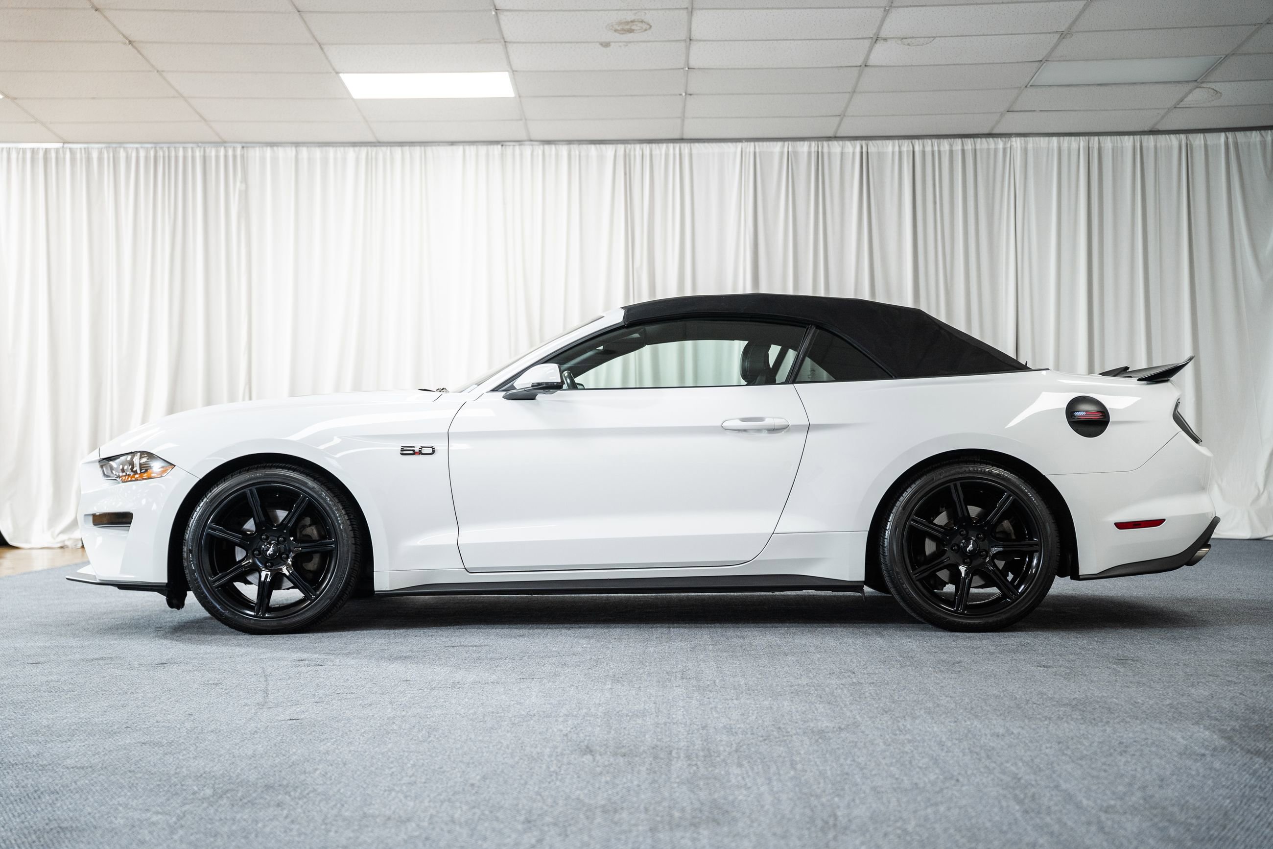 Used 2020 Ford Mustang Premium image 10