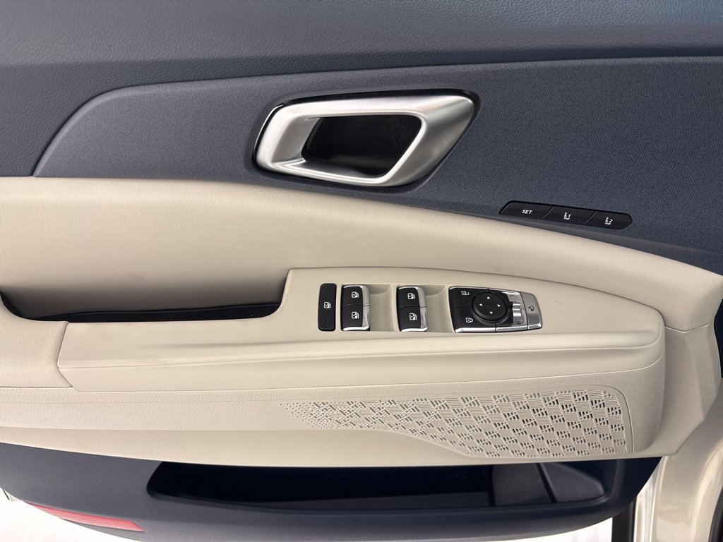 New 2026 Kia Carnival EX FWD image 25