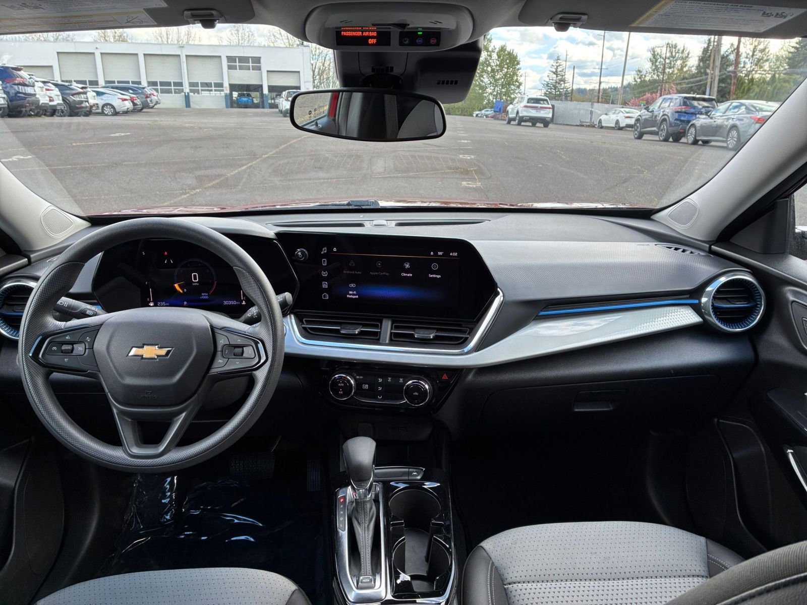 Used 2025 Chevrolet Trax LT FWD image 32