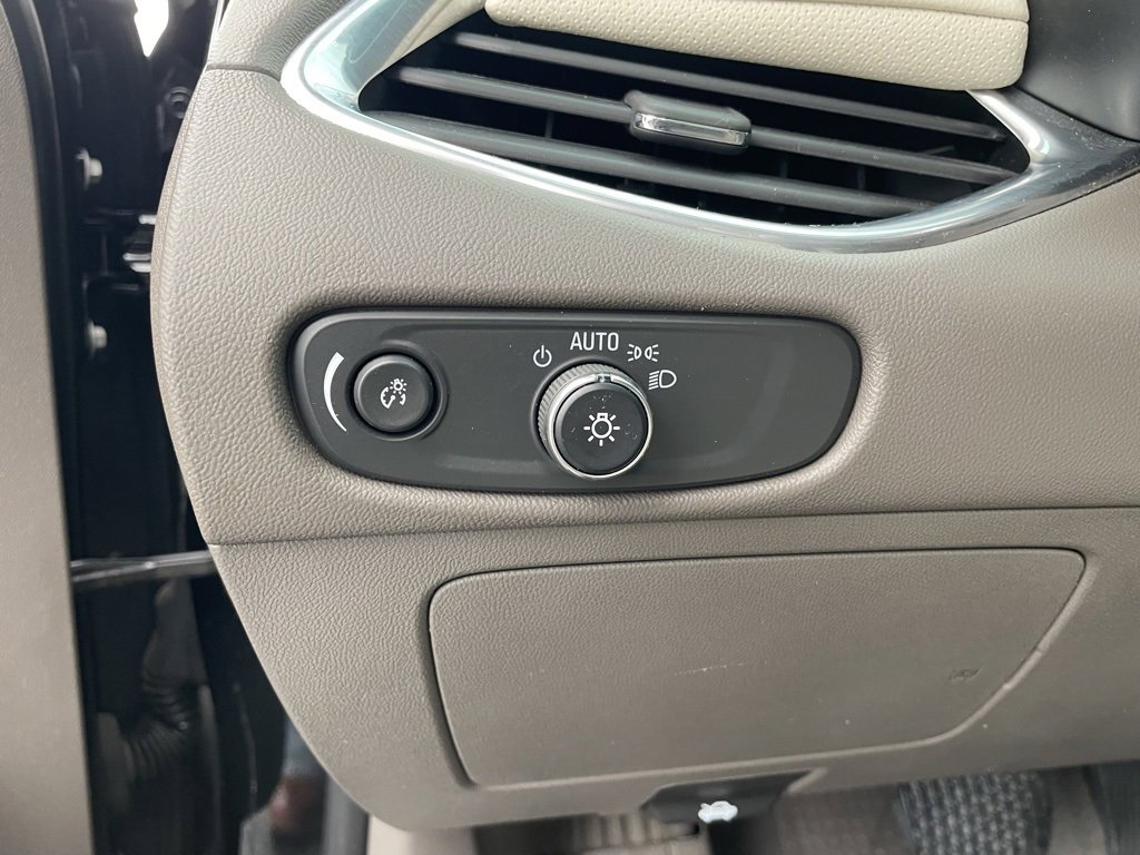 Used 2021 Chevrolet Malibu Premier image 12