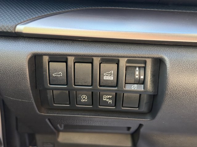Used 2020 Subaru Forester Premium AWD/4WD image 32