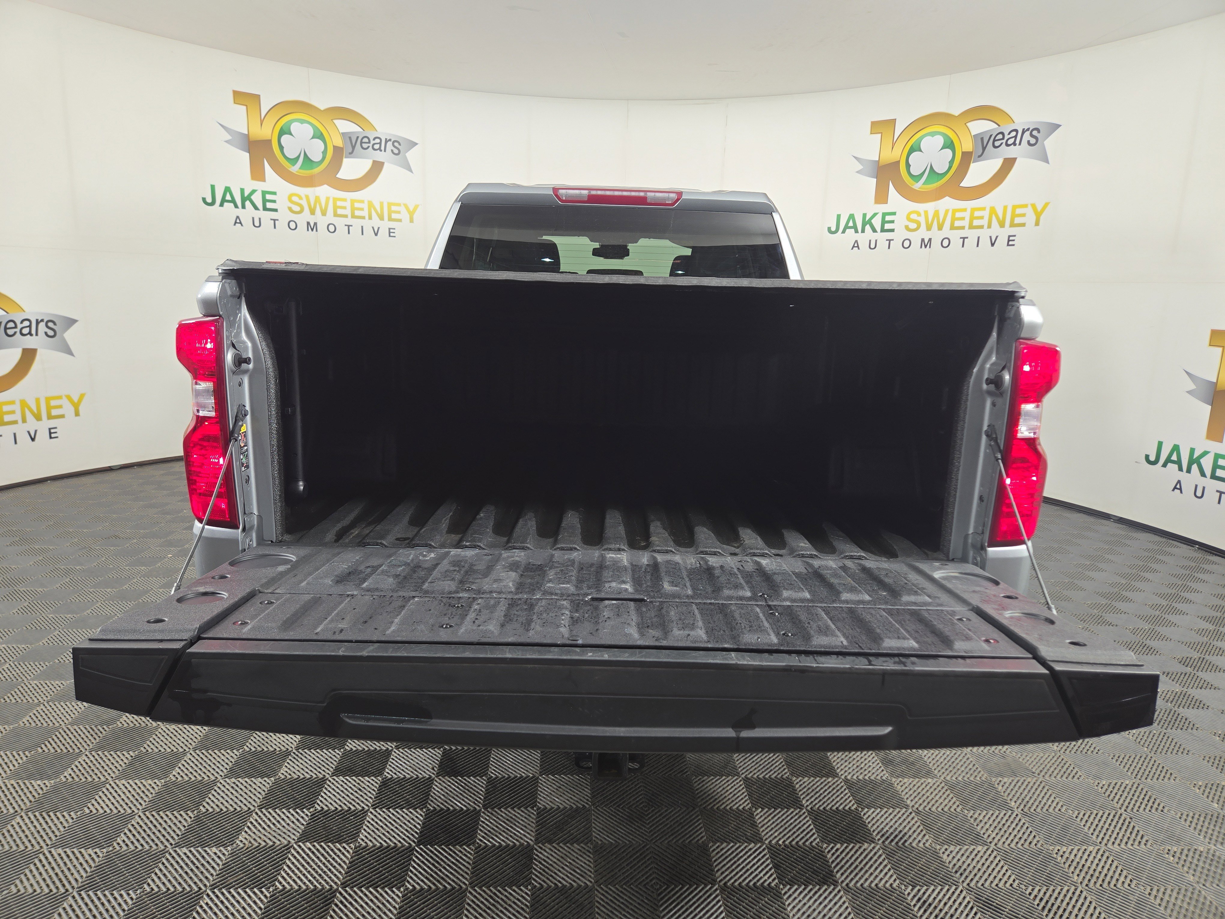 Certified 2023 Chevrolet Silverado 1500 Custom image 32