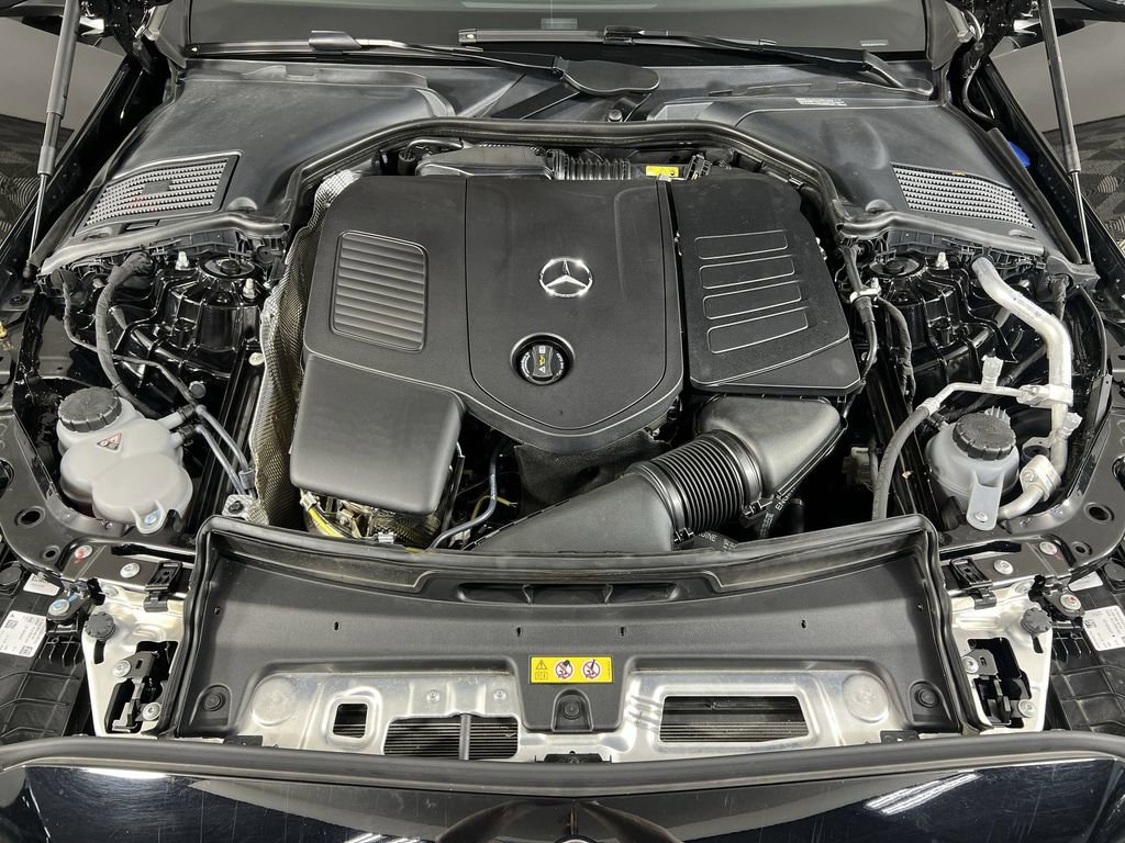 Used 2025 Mercedes-Benz C 300 4MATIC Sedan image 29