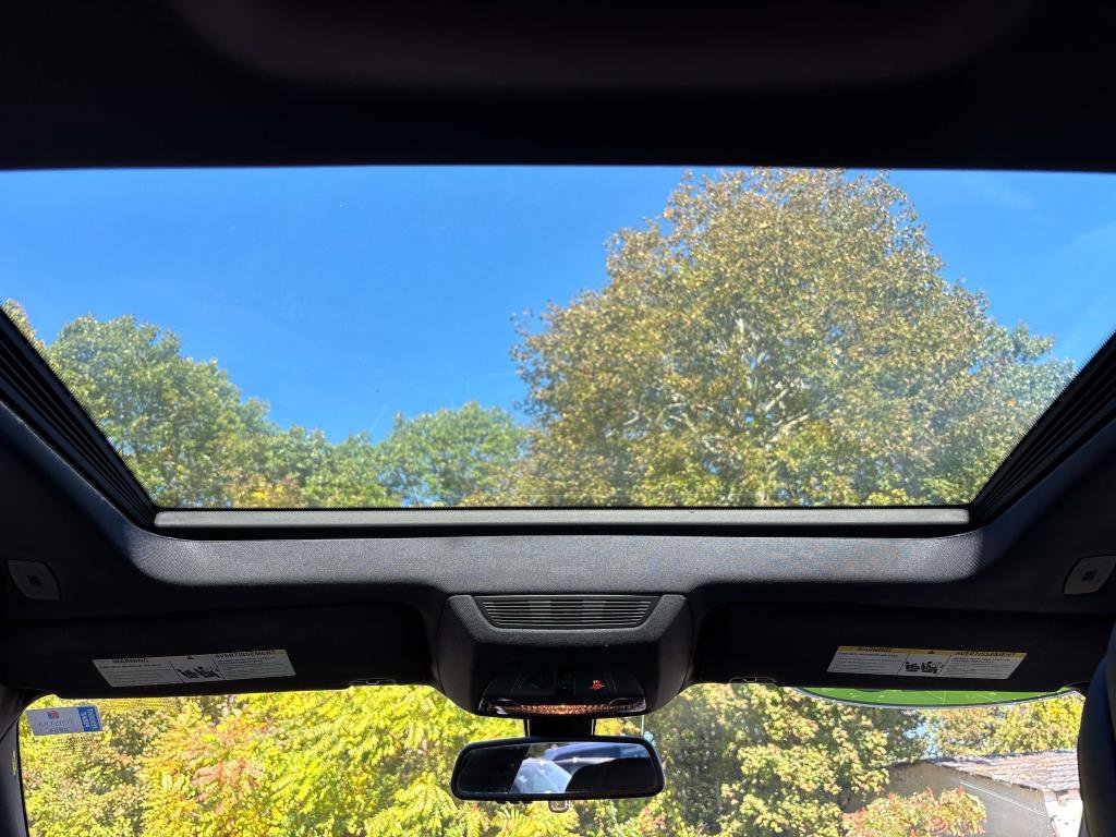 Used 2013 BMW 750i image 9