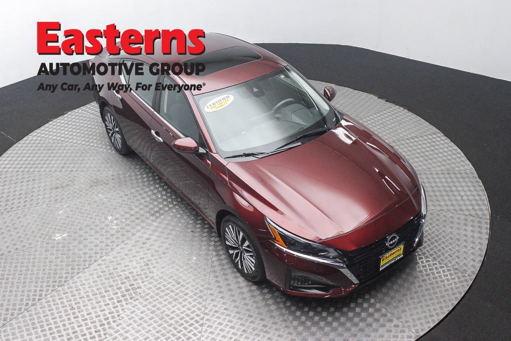 Used 2024 Nissan Altima 2.5 SV w/ SV Premium Package AWD/4WD image 3