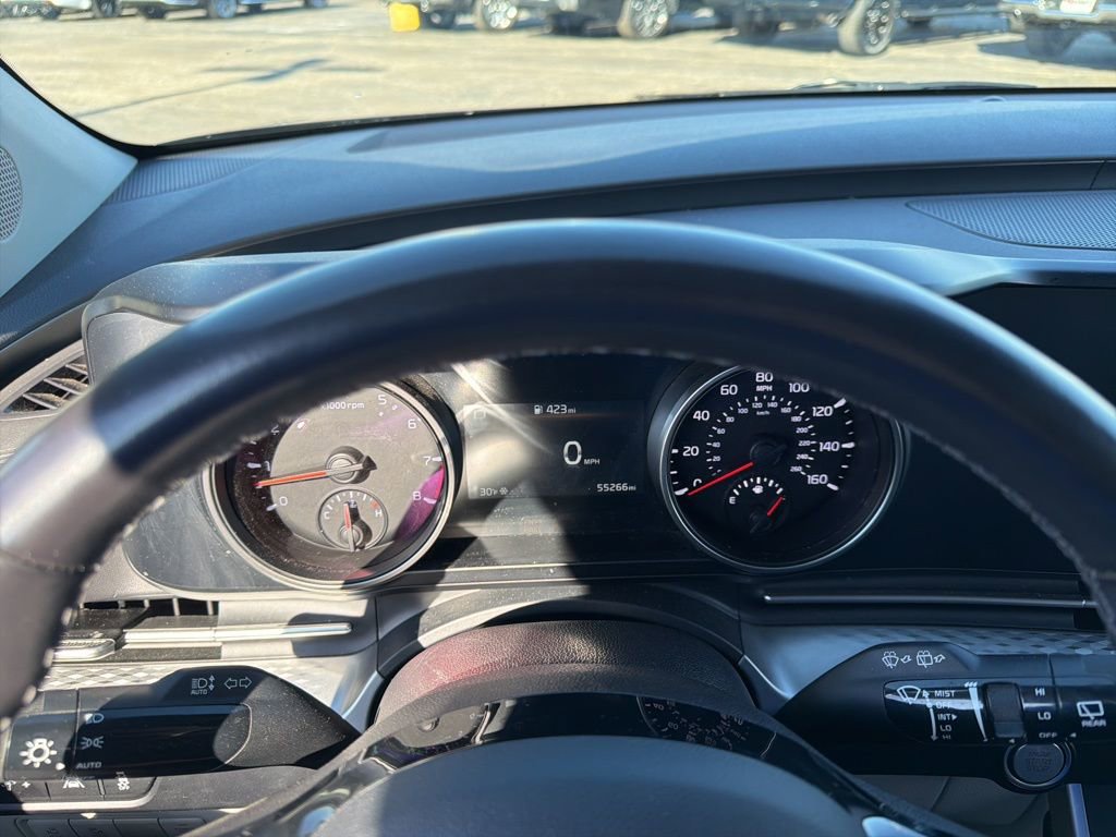 Used 2024 Kia Carnival LX image 12