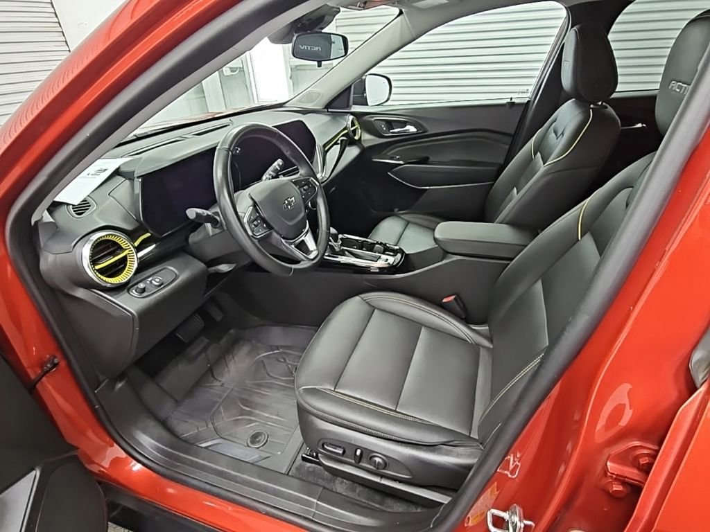 Used 2024 Chevrolet Trax ACTIV w/ Driver Confidence Package image 11