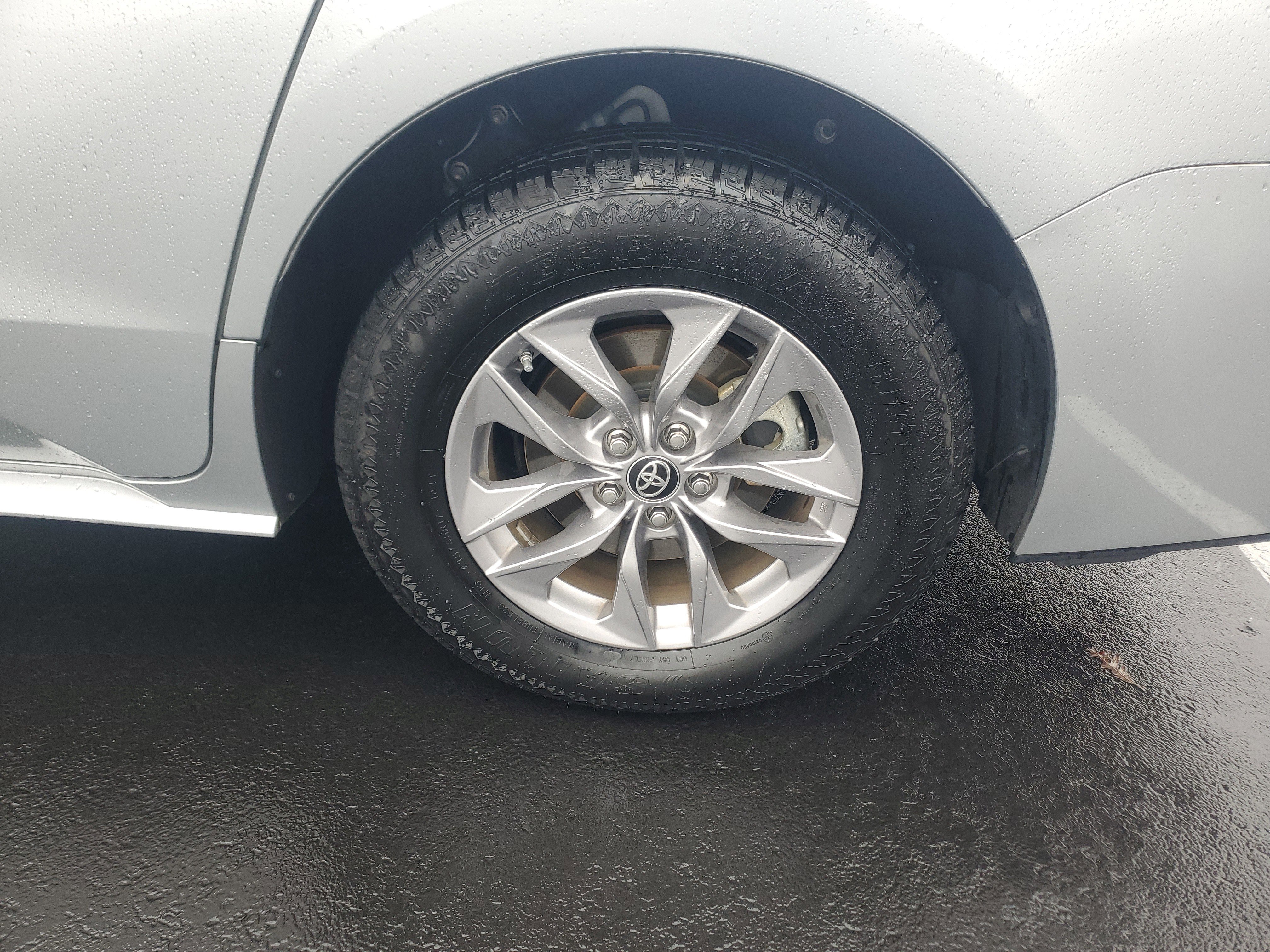 Certified 2024 Toyota Sienna XLE image 10