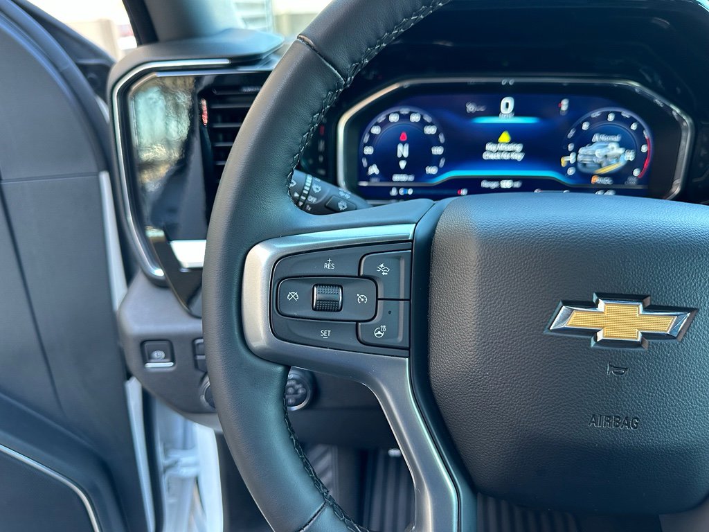 Used 2025 Chevrolet Silverado 2500 LT w/ Convenience Package image 16