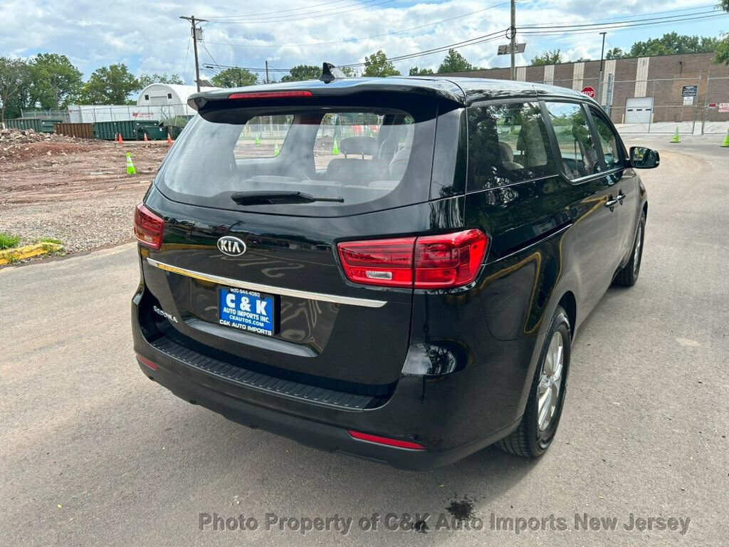 Used 2019 Kia Sedona L FWD image 11