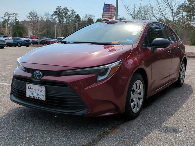 Used 2025 Toyota Corolla LE FWD image 8