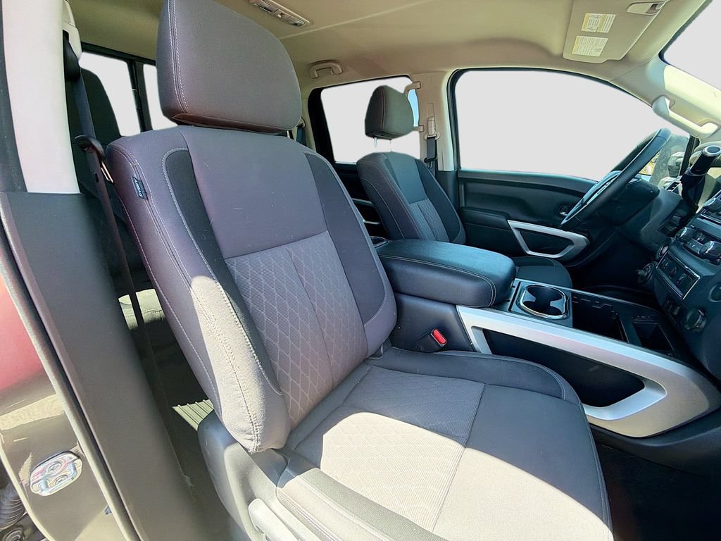 Used 2024 Nissan Titan SV w/ SV Convenience Package AWD/4WD image 27