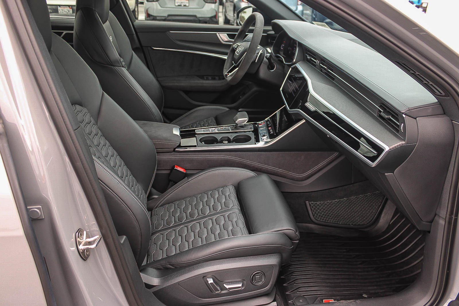 Used 2024 Audi RS 6 performance AWD/4WD image 18