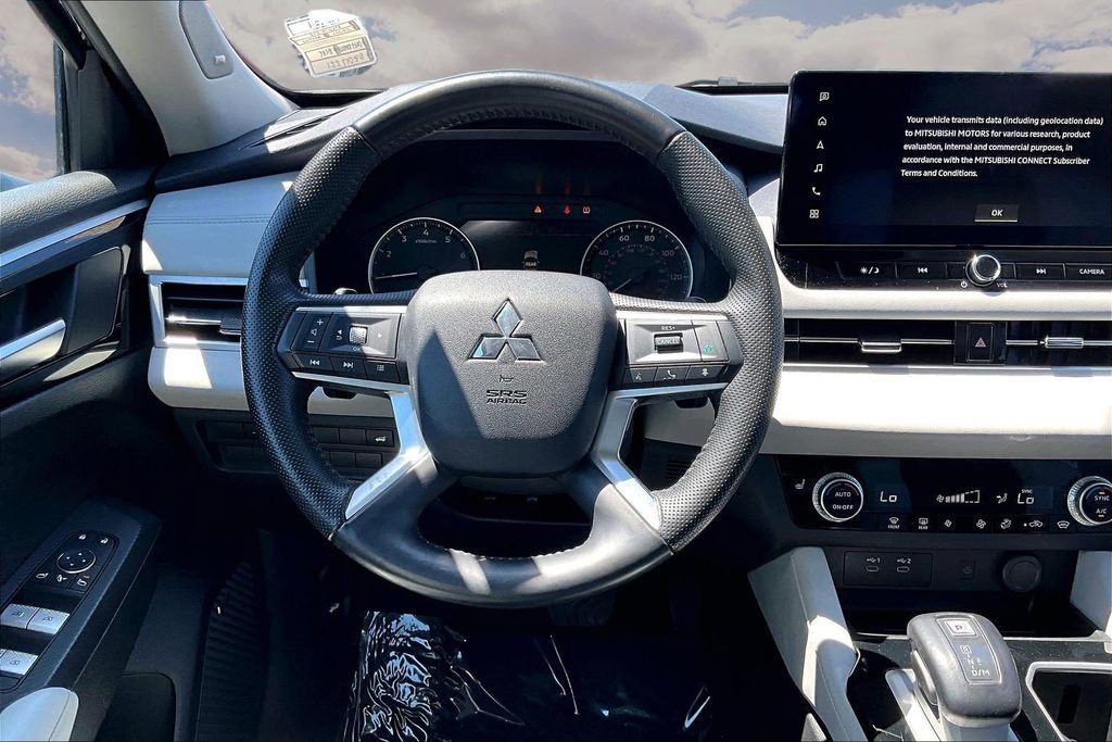 Used 2025 Mitsubishi Outlander SE AWD/4WD image 8