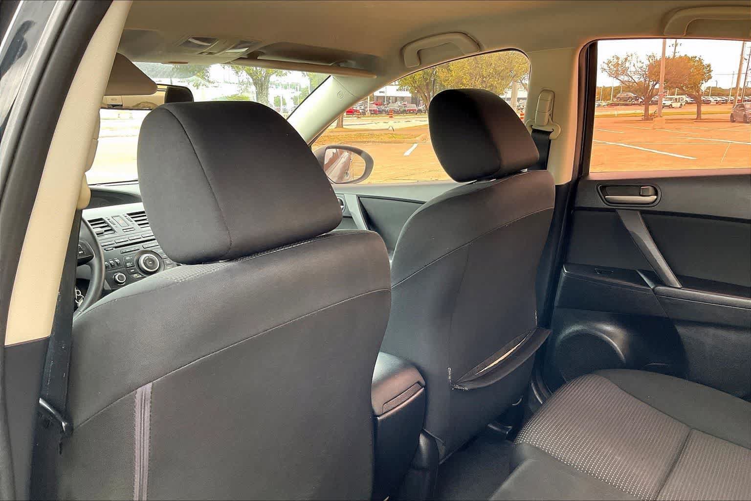 Used 2012 MAZDA MAZDA3 i Touring FWD image 11