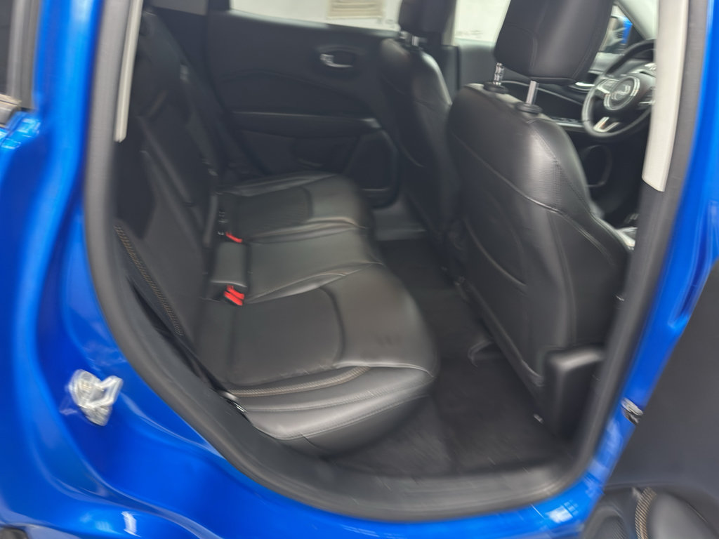 Used 2018 Jeep Compass Latitude w/ Popular Equipment Group AWD/4WD image 16