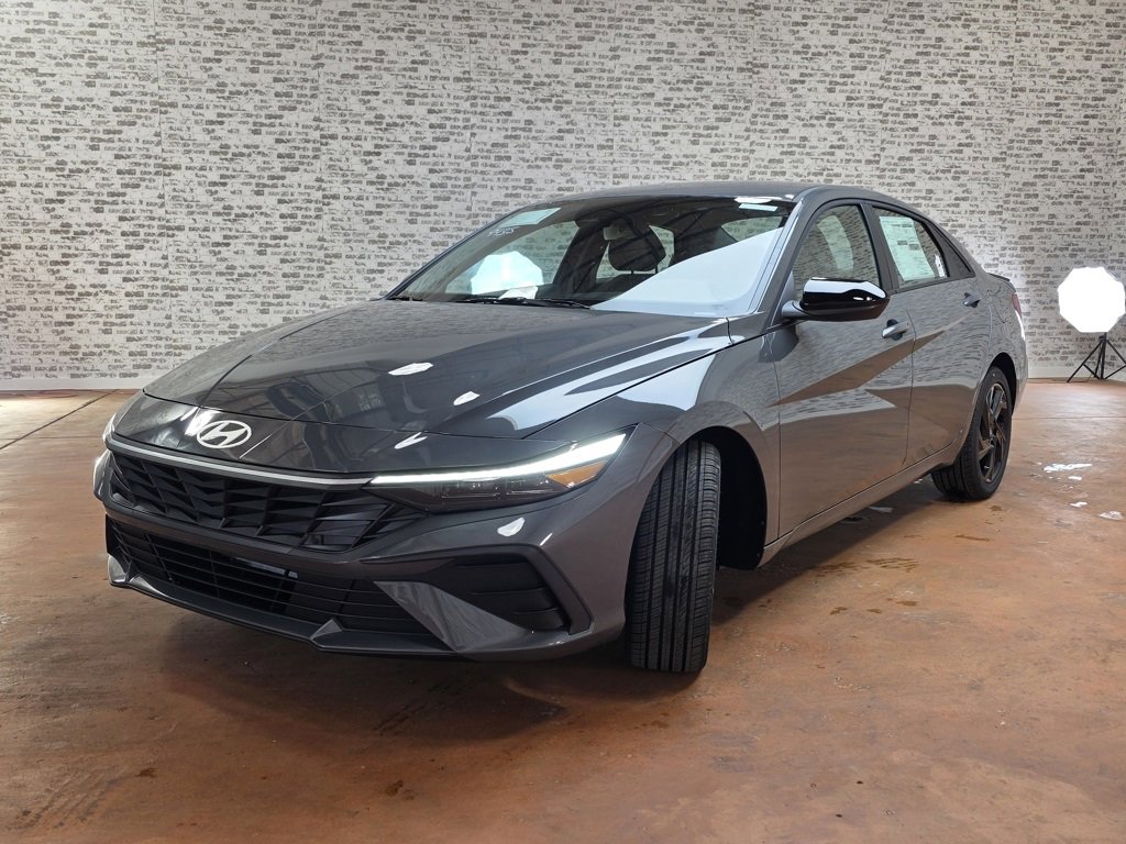 New 2026 Hyundai Elantra SEL Sport image 5