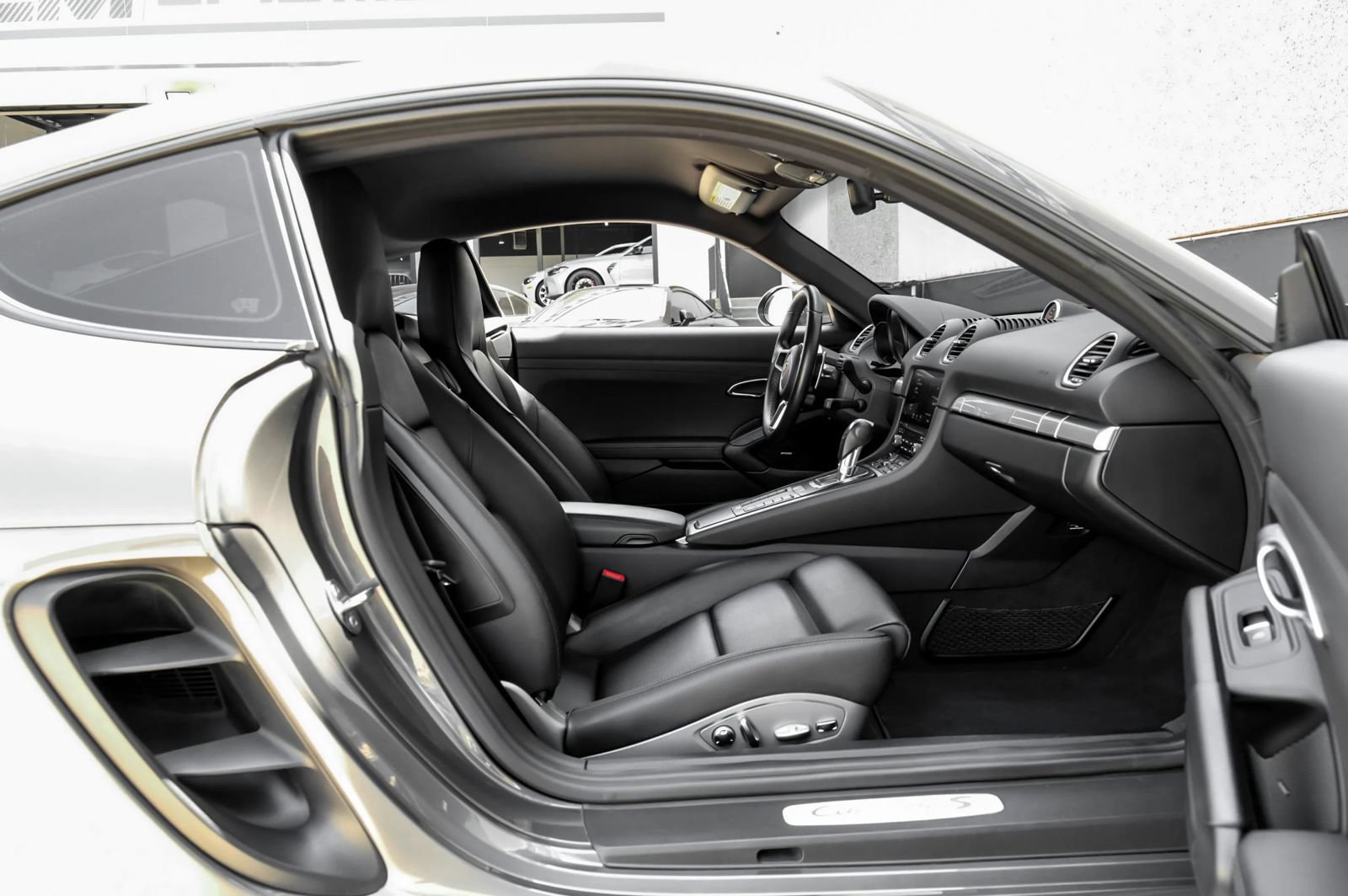 Used 2019 Porsche 718 Cayman S RWD image 40