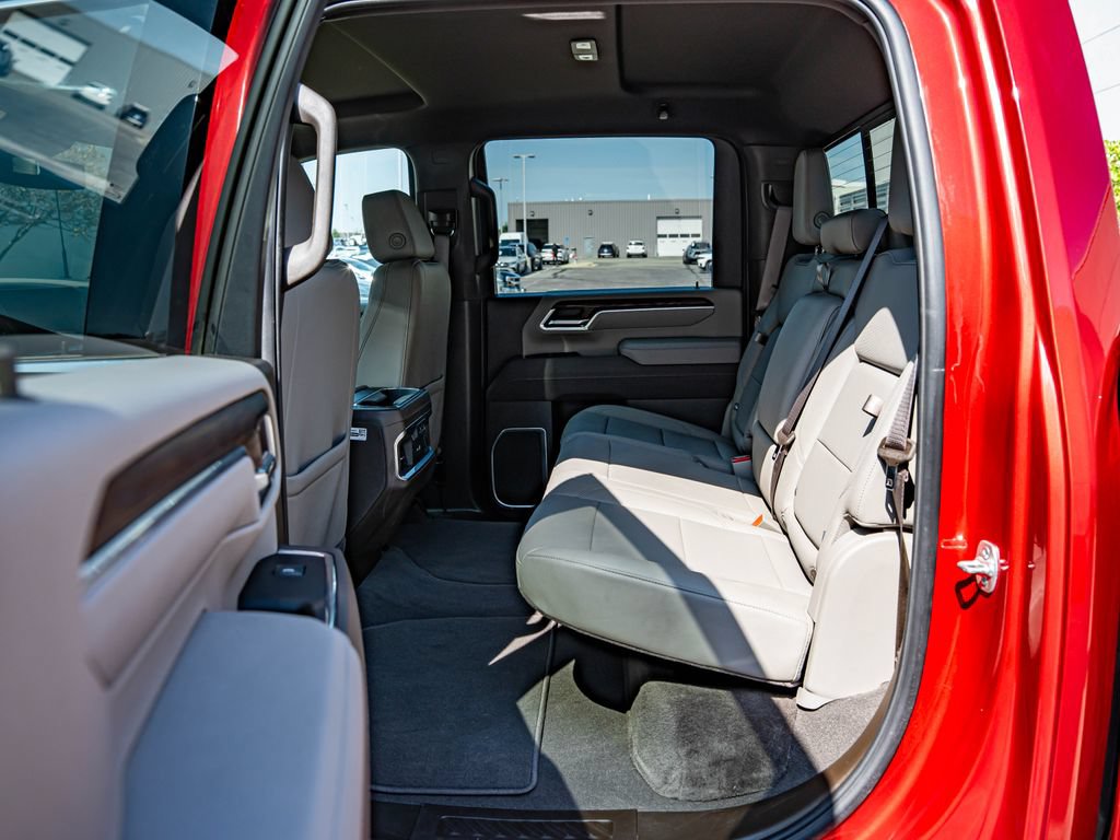Used 2025 GMC Sierra 2500 SLT w/ SLT Premium Package AWD/4WD image 35