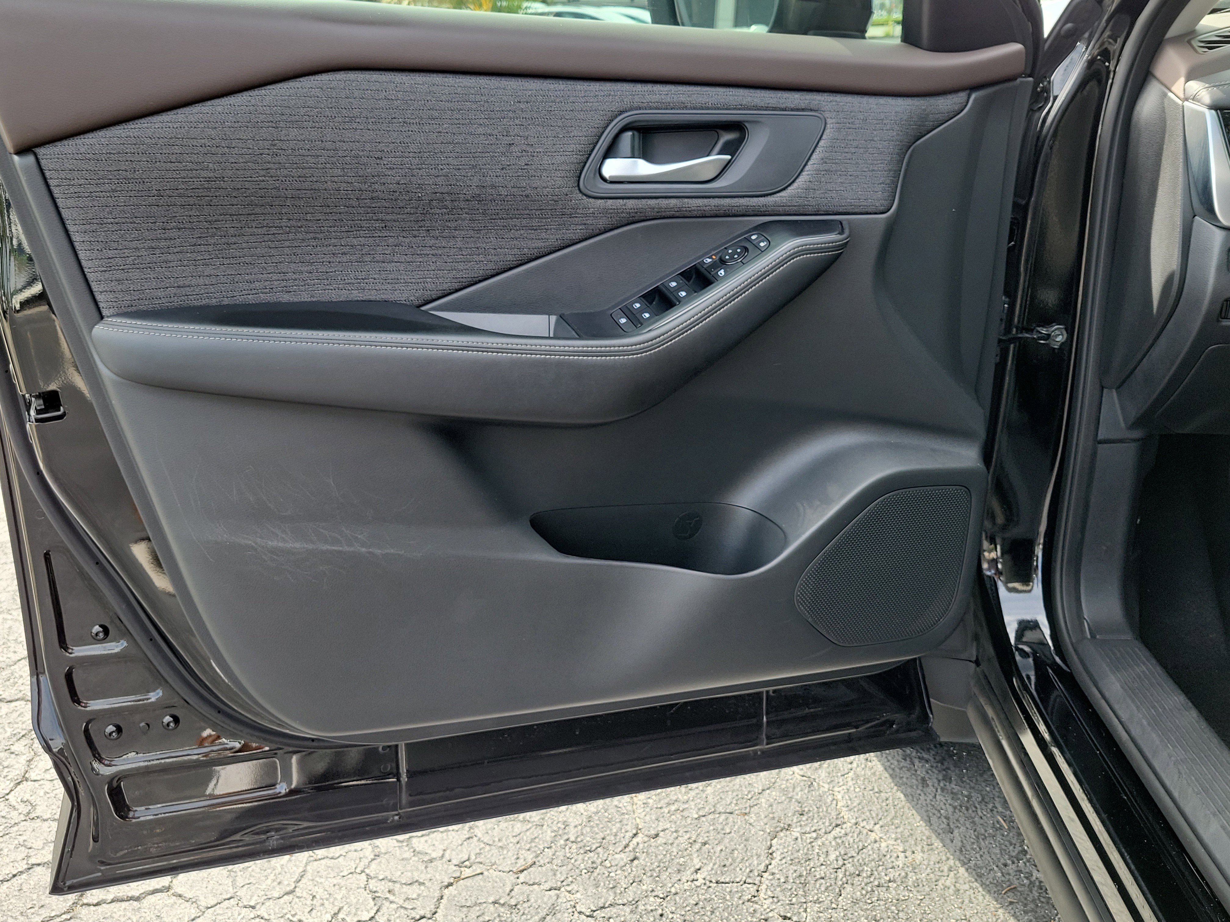 Certified 2021 Nissan Rogue SV FWD image 17