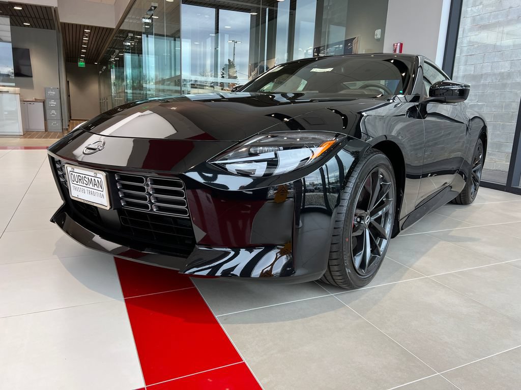 New 2025 Nissan Z Performance w/ Floor Mat Package RWD image 2