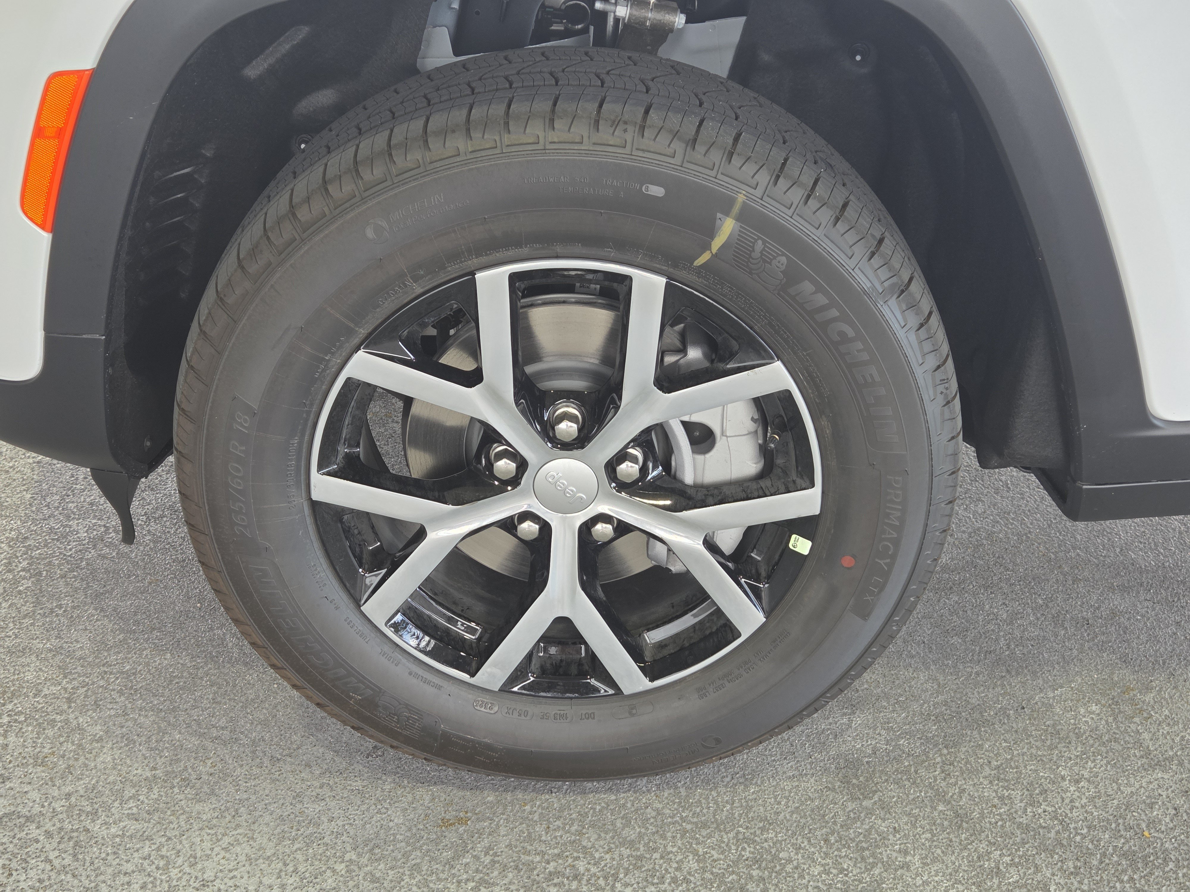 New 2025 Jeep Grand Cherokee Limited RWD image 11