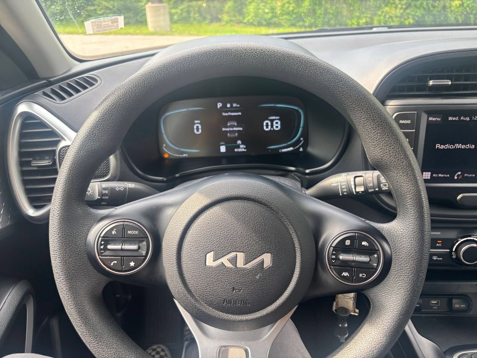 Used 2025 Kia Soul LX w/ LX Technology Package FWD image 31