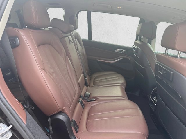 Used 2020 BMW X7 xDrive40i w/ Premium Package AWD/4WD image 23