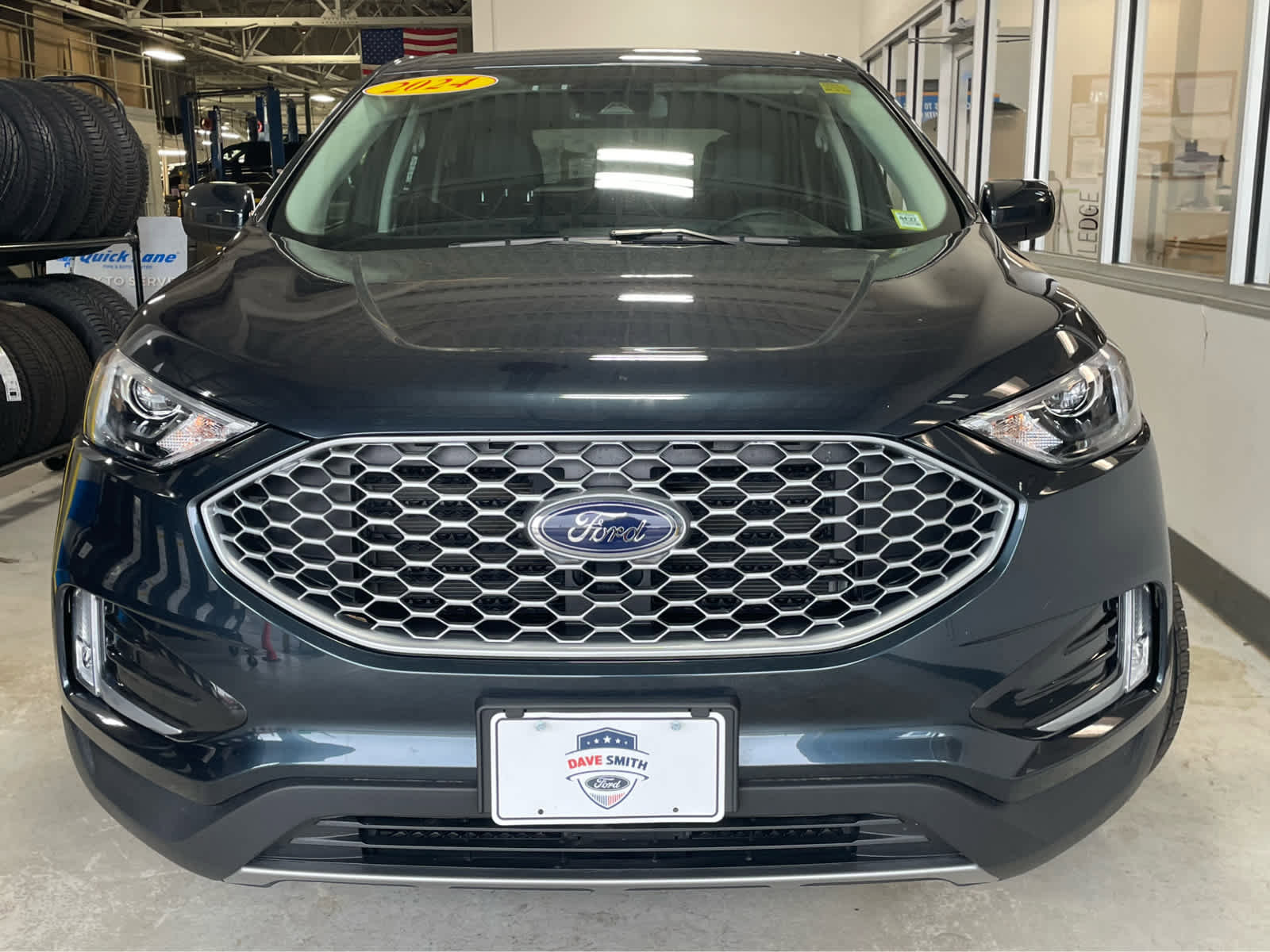 Used 2024 Ford Edge SEL w/ Convenience Package AWD/4WD image 3