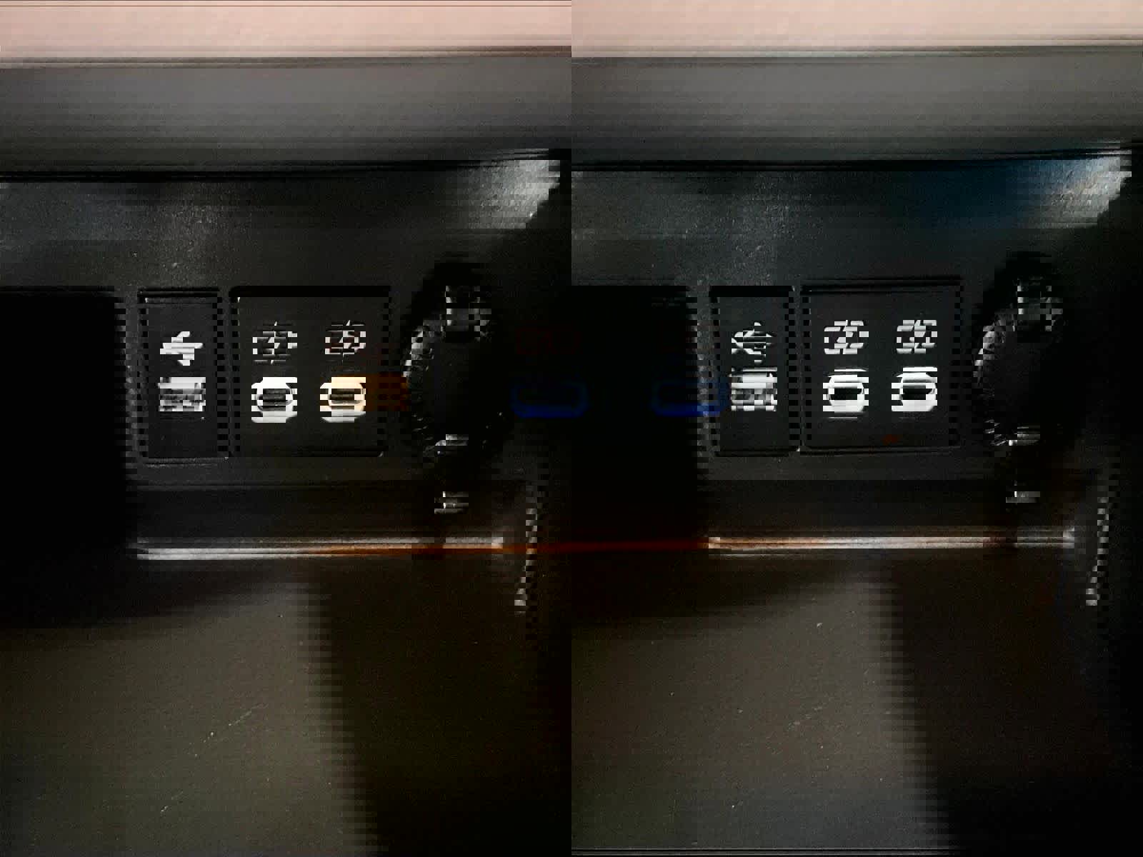 Used 2023 Toyota Highlander XLE image 27