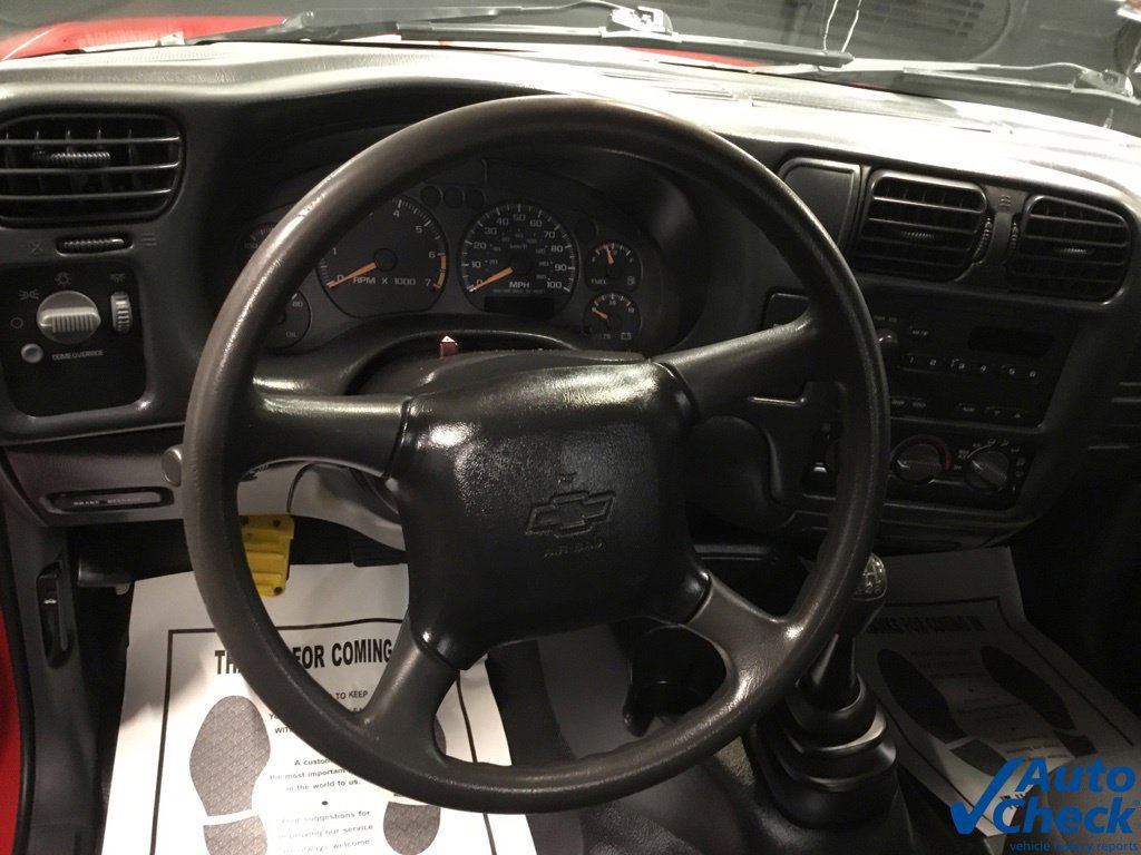 Used 2003 Chevrolet S10 Pickup 2WD Regular Cab image 32