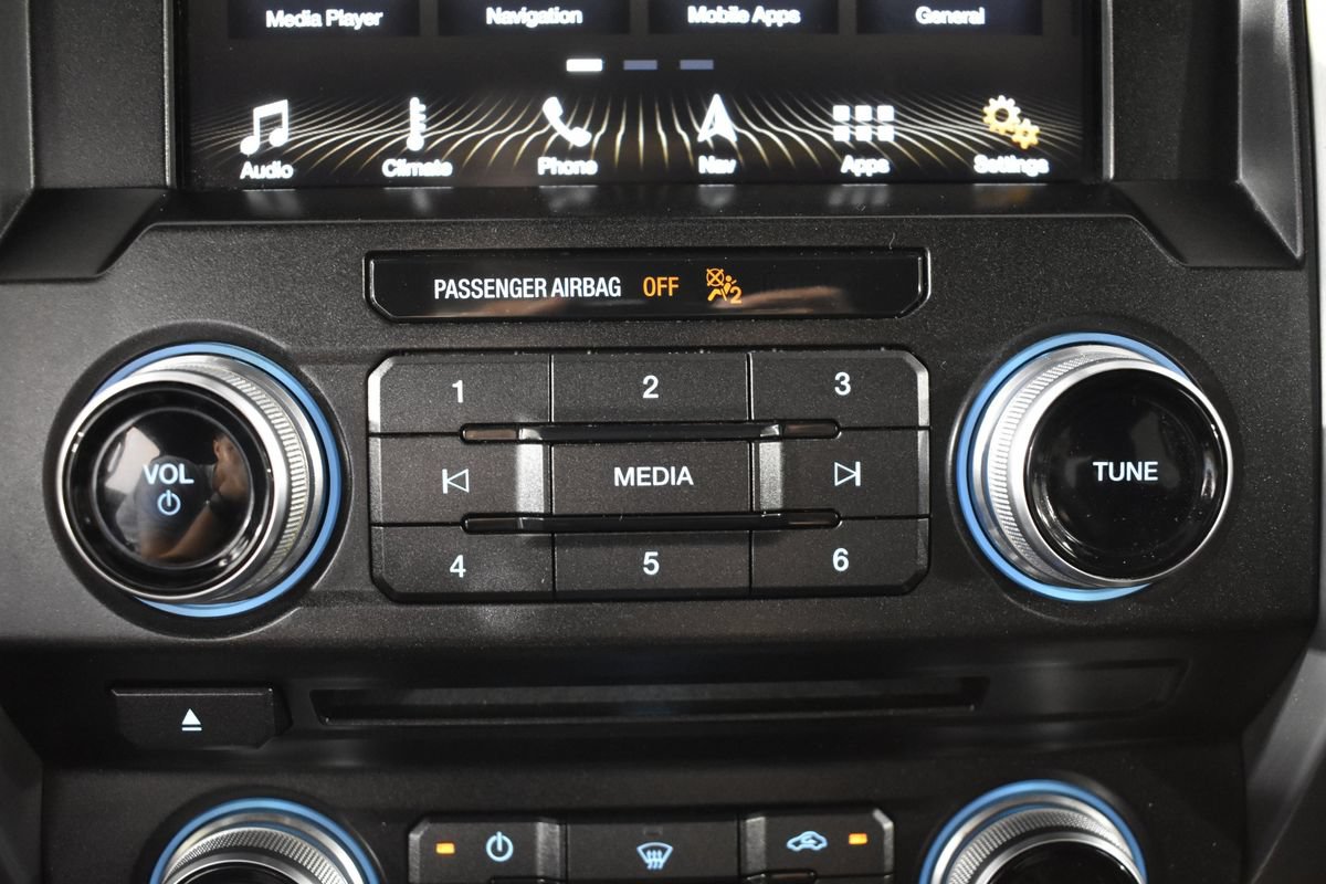 Used 2017 Ford F150 Platinum w/ Equipment Group 701A Luxury AWD/4WD image 21