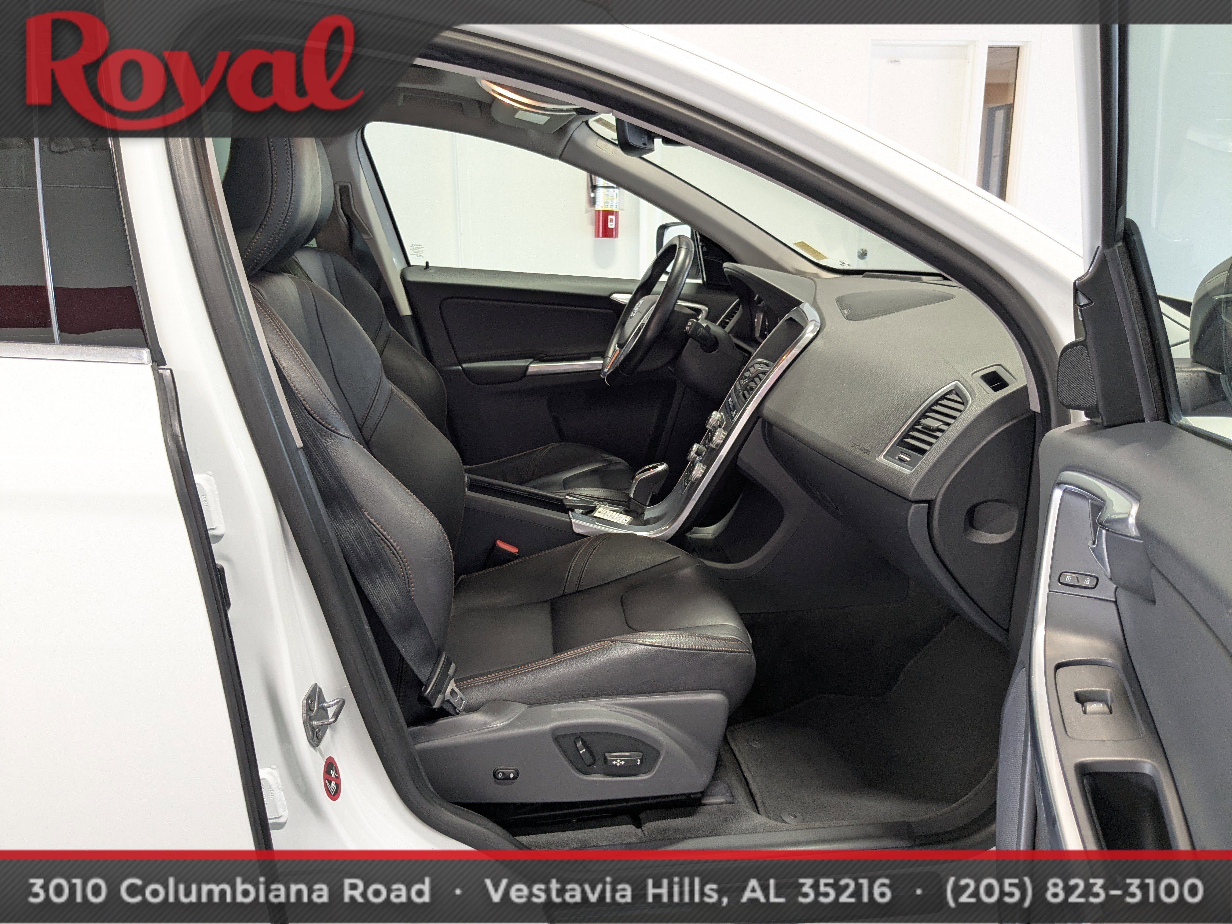 Used 2017 Volvo XC60 T5 Dynamic w/ Advanced Package AWD/4WD image 8