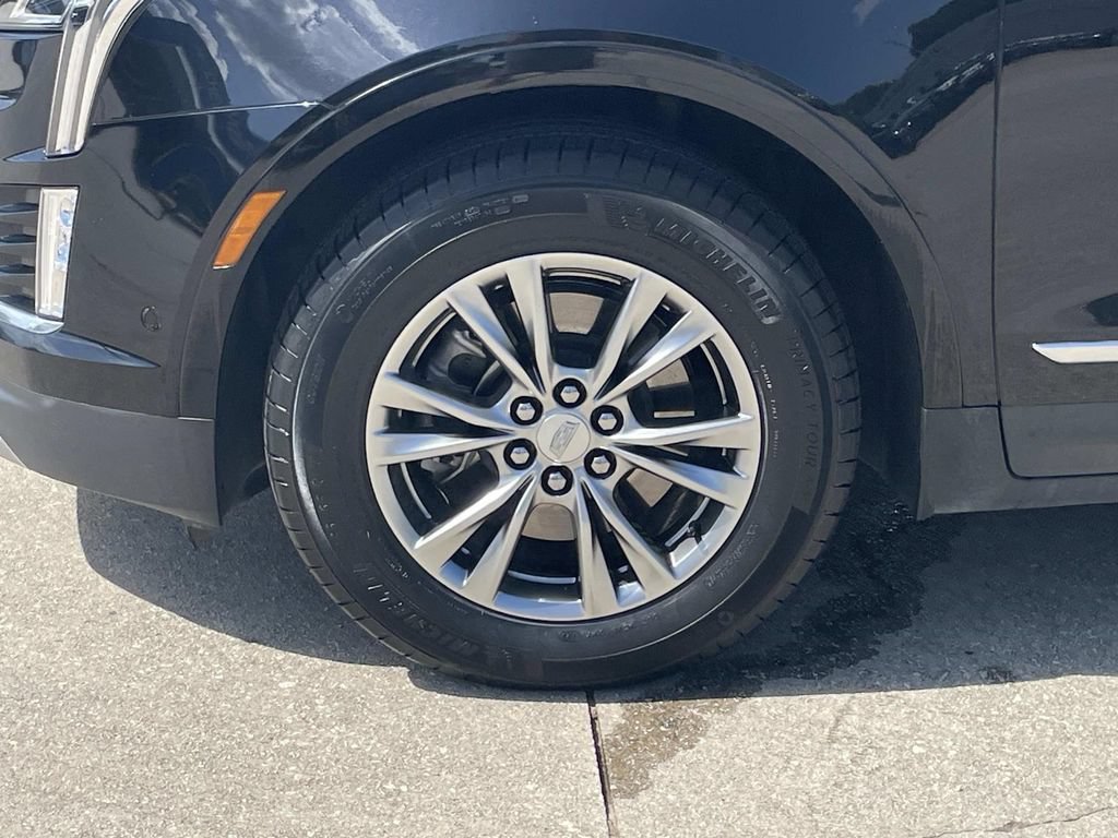Used 2023 Cadillac XT5 Premium Luxury w/ Technology Package AWD/4WD image 7