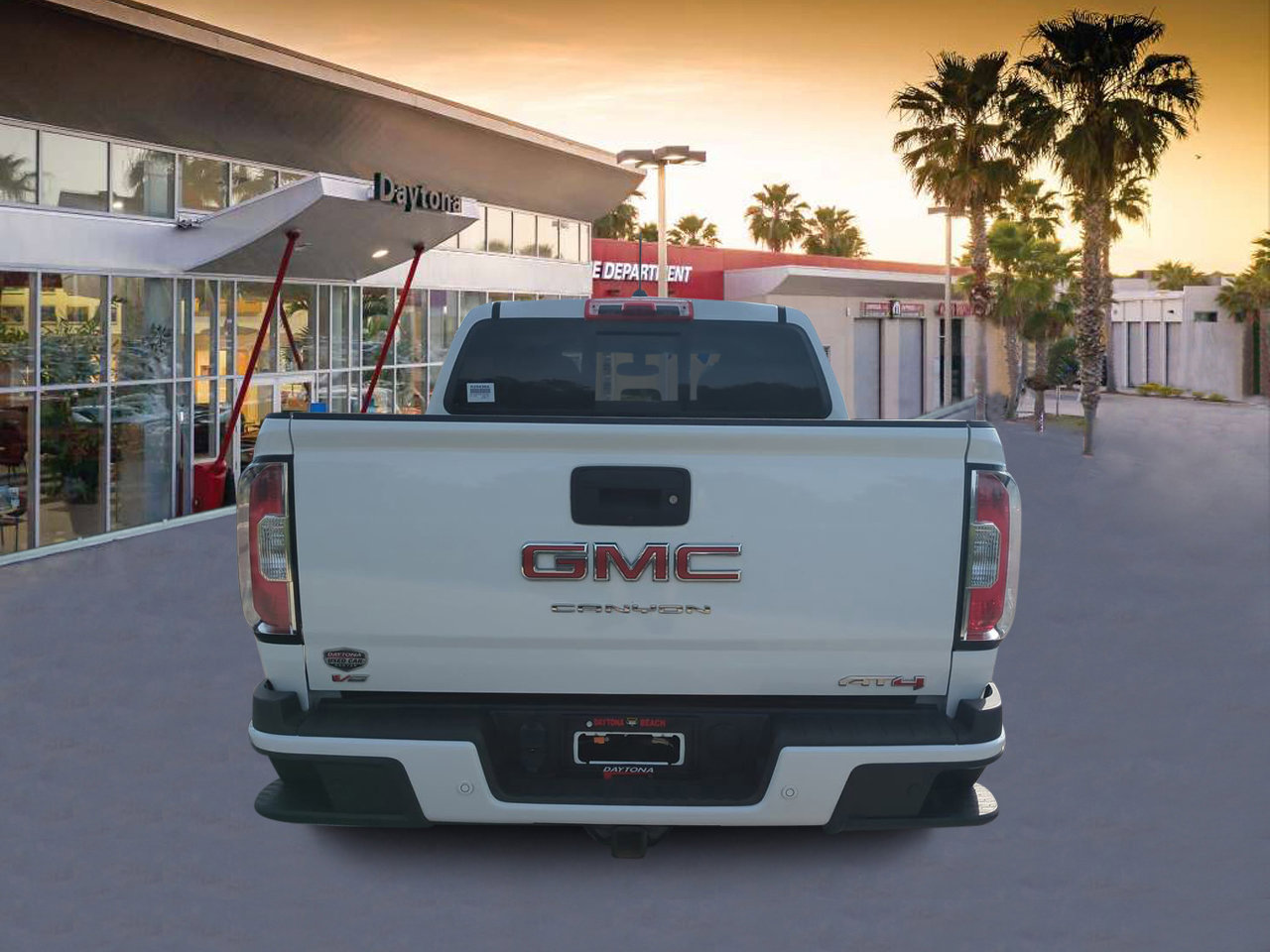 Used 2022 GMC Canyon AT4 w/ Trailering Package image 4