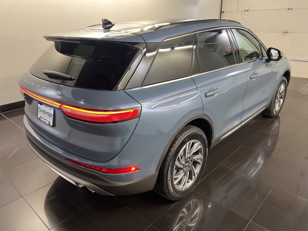 Used 2026 Lincoln Corsair Premiere image 6