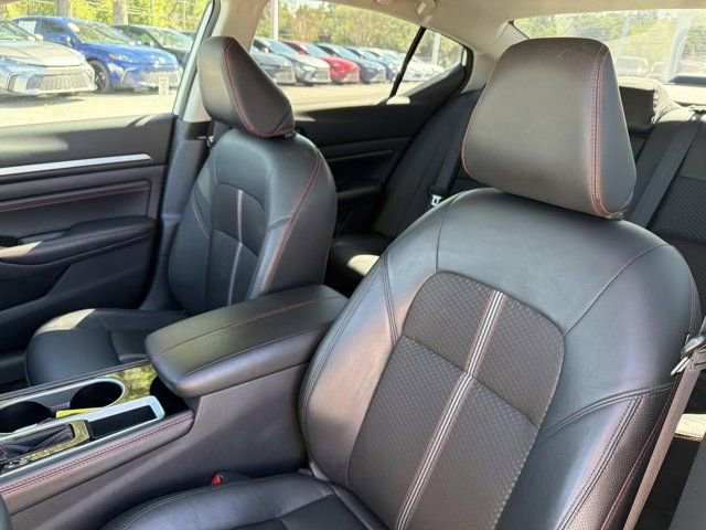 Used 2023 Nissan Altima 2.5 SR image 11