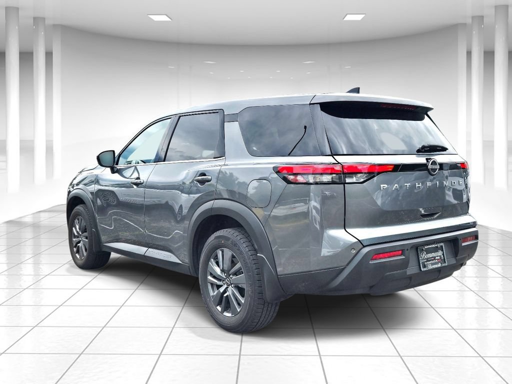 Used 2024 Nissan Pathfinder S FWD image 5