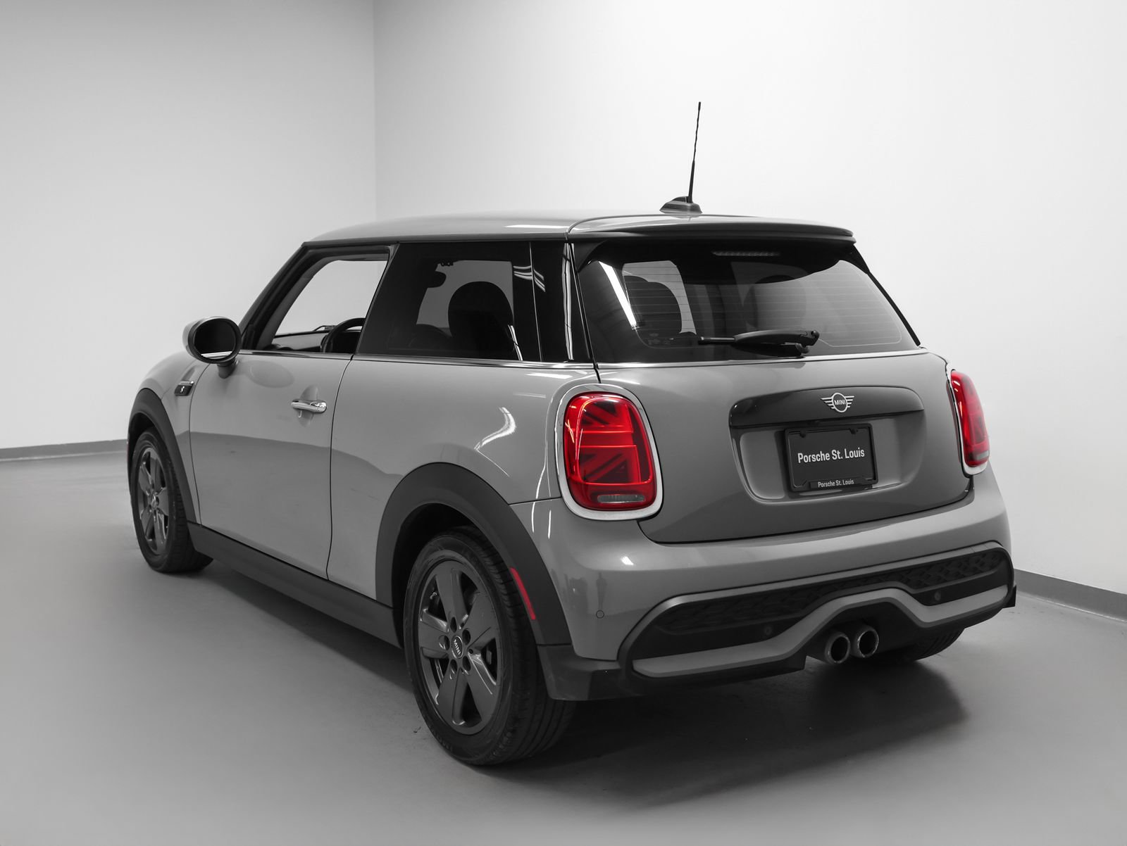 Used 2022 MINI Cooper S image 3